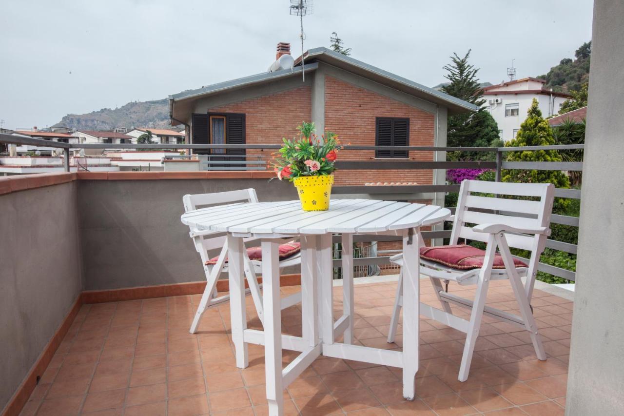 B&B Villa Carmen Сант-Алессио-Сикуло Экстерьер фото