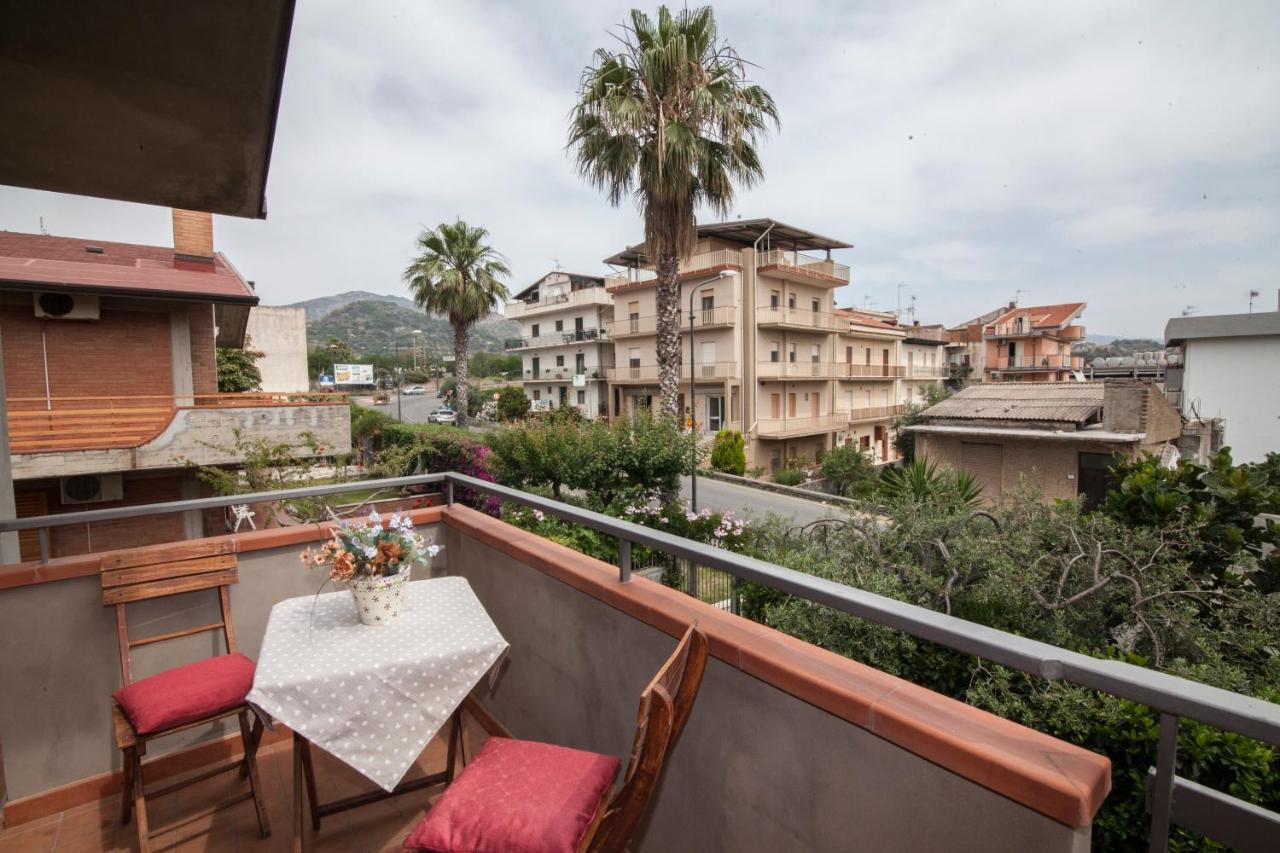 B&B Villa Carmen Сант-Алессио-Сикуло Экстерьер фото