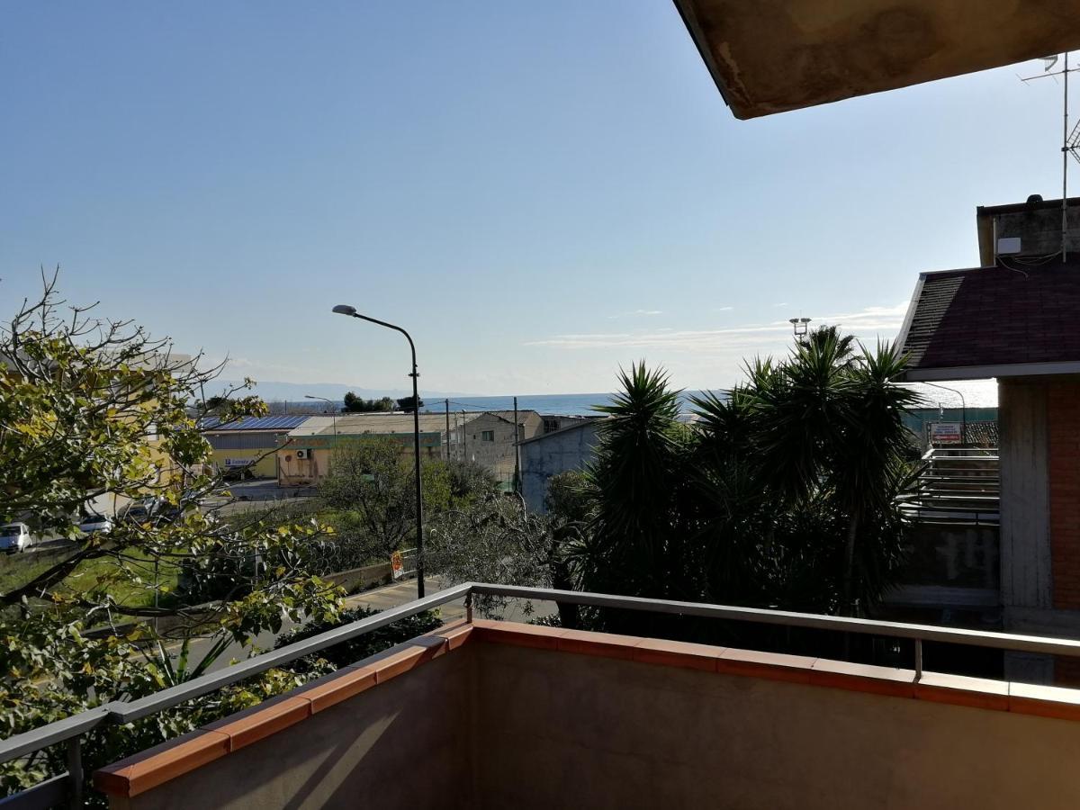 B&B Villa Carmen Сант-Алессио-Сикуло Экстерьер фото